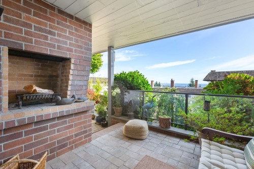 24-2214 Folkestone Way, West Vancouver, BC 