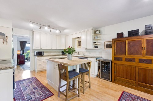 24-2214 Folkestone Way, West Vancouver, BC 