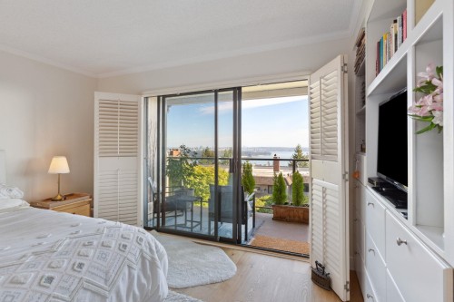 24-2214 Folkestone Way, West Vancouver, BC 