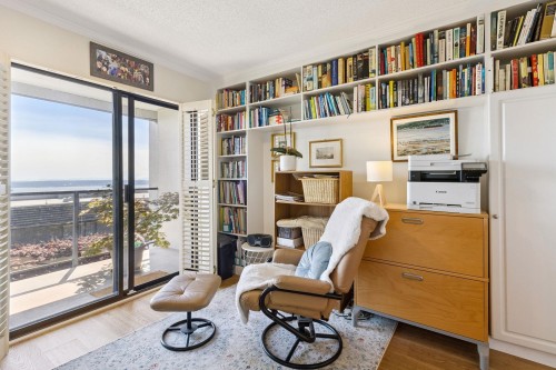 24-2214 Folkestone Way, West Vancouver, BC 