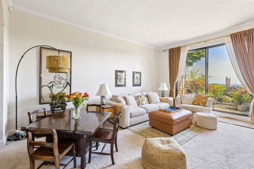 24-2214 Folkestone Way, West Vancouver, BC 