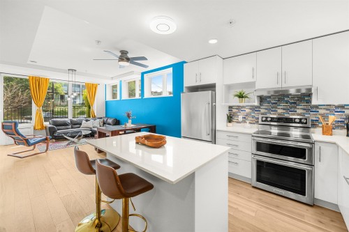 Th5-2137 Chesterfield Avenue, North Vancouver, BC 