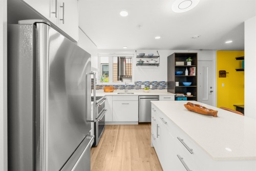 Th5-2137 Chesterfield Avenue, North Vancouver, BC 