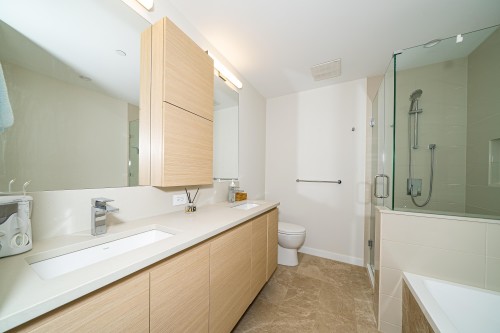 1102-4168 Lougheed Highway, Burnaby, BC 