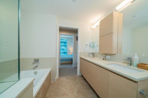 1102-4168 Lougheed Highway, Burnaby, BC 