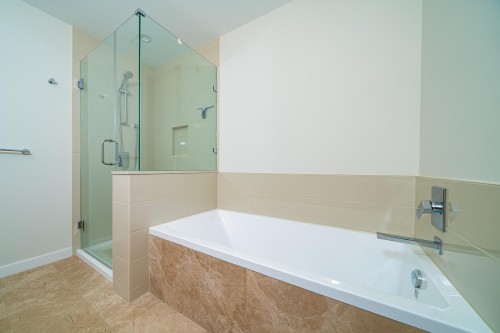 1102-4168 Lougheed Highway, Burnaby, BC 