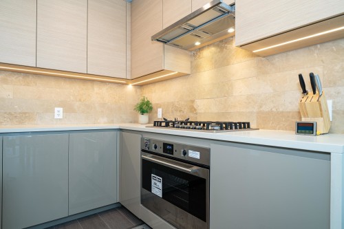 1102-4168 Lougheed Highway, Burnaby, BC 