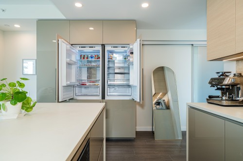 1102-4168 Lougheed Highway, Burnaby, BC 