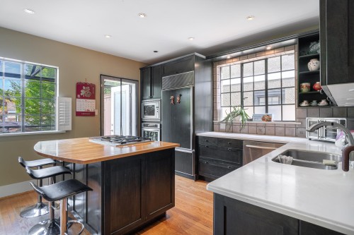 1897 37Th Avenue W, Vancouver, BC 