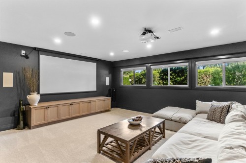 4876 4Th Avenue, Delta, BC 