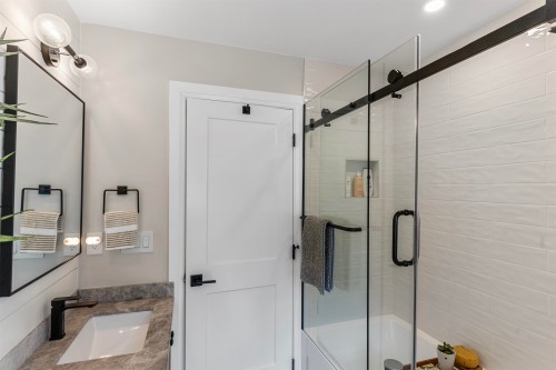 4876 4Th Avenue, Delta, BC 