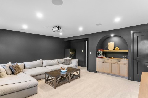 4876 4Th Avenue, Delta, BC 