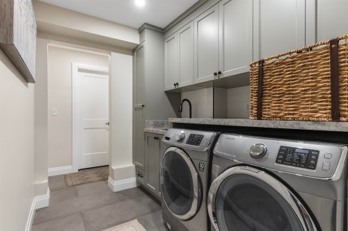 4876 4Th Avenue, Delta, BC 