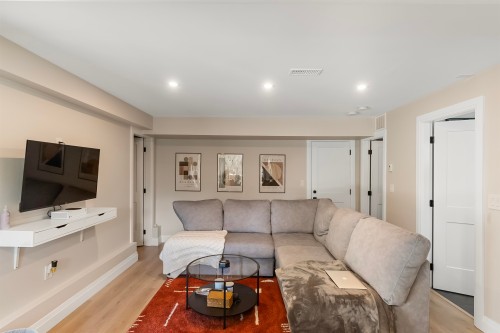 4876 4Th Avenue, Delta, BC 