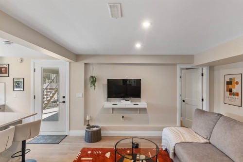 4876 4Th Avenue, Delta, BC 