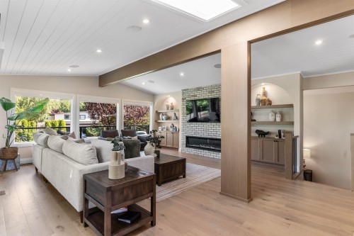 4876 4Th Avenue, Delta, BC 