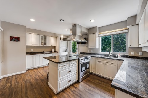 4145 Ripple Road, West Vancouver, BC 