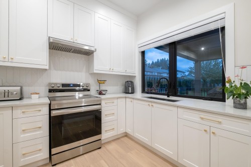 21996 Isaac Crescent, Maple Ridge, BC 