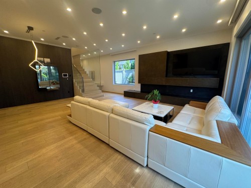 1076 Park Drive, Vancouver, BC 