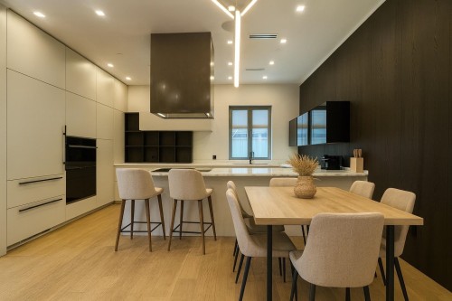 1076 Park Drive, Vancouver, BC 