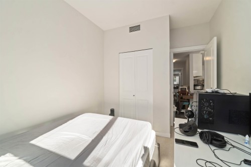 123-9551 Alexandra Road, Richmond, BC 