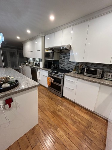 10690 Hollybank Drive, Richmond, BC 