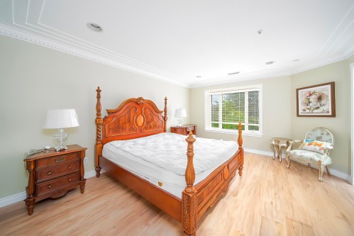 2407 18Th Avenue W, Vancouver, BC 