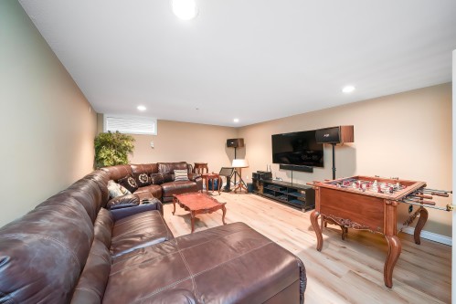 2407 18Th Avenue W, Vancouver, BC 