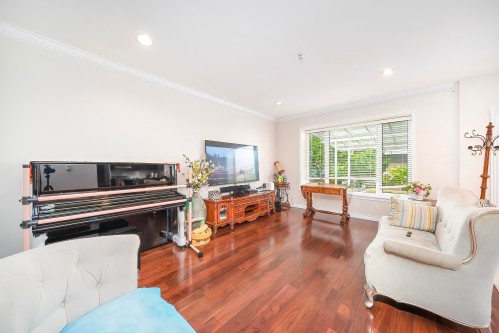 2407 18Th Avenue W, Vancouver, BC 