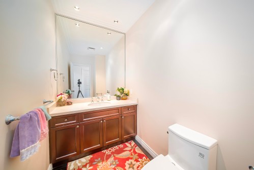 2407 18Th Avenue W, Vancouver, BC 