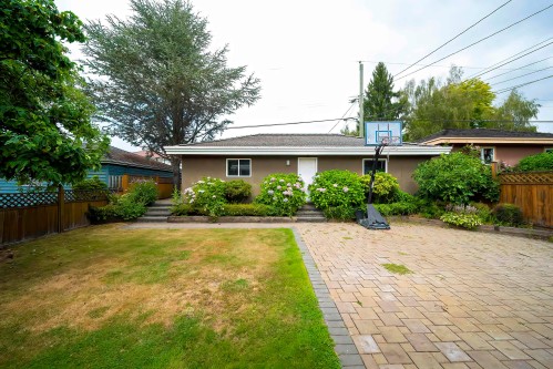 2407 18Th Avenue W, Vancouver, BC 