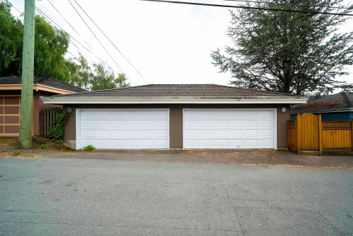 2407 18Th Avenue W, Vancouver, BC 