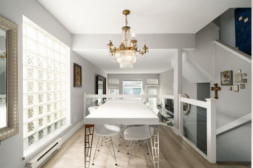 D-136 4Th Street W, North Vancouver, BC 