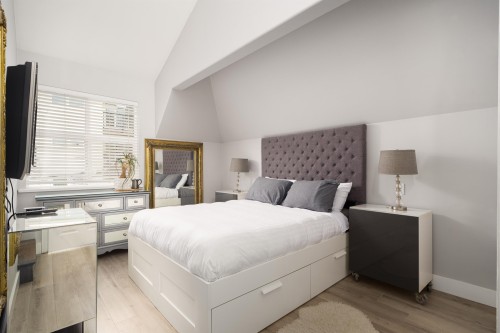 D-136 4Th Street W, North Vancouver, BC 