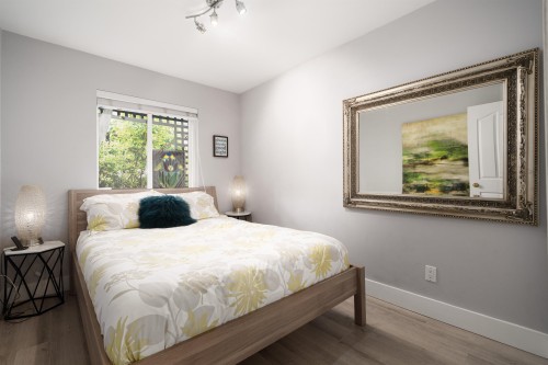 D-136 4Th Street W, North Vancouver, BC 