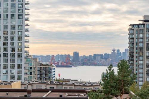D-136 4Th Street W, North Vancouver, BC 