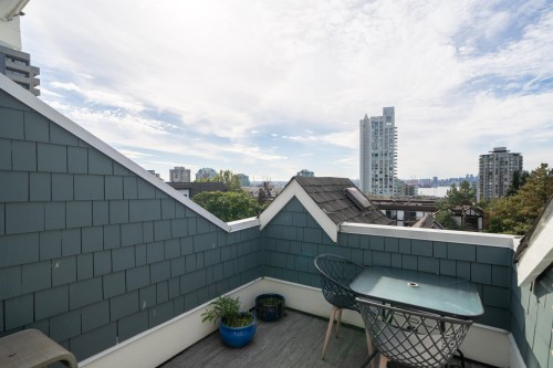 D-136 4Th Street W, North Vancouver, BC 