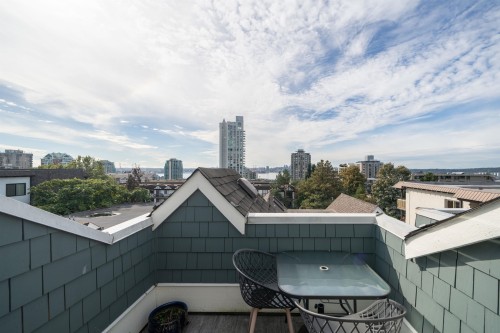 D-136 4Th Street W, North Vancouver, BC 