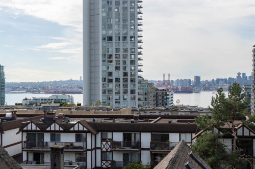 D-136 4Th Street W, North Vancouver, BC 