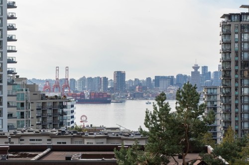 D-136 4Th Street W, North Vancouver, BC 