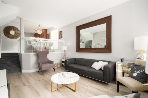 D-136 4Th Street W, North Vancouver, BC 