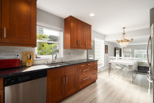 D-136 4Th Street W, North Vancouver, BC 