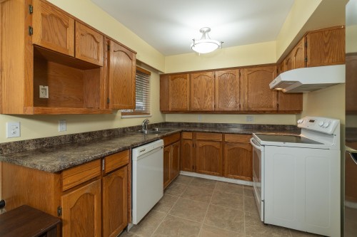 699 Duval Court, Coquitlam, BC 