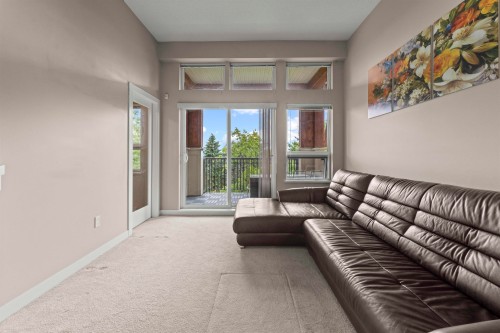 407-6800 Eckersley Road, Richmond, BC 