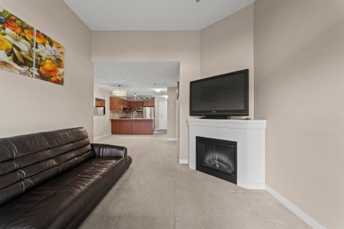 407-6800 Eckersley Road, Richmond, BC 