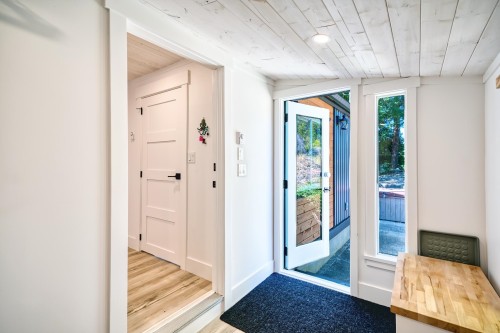 7949 Redrooffs Road, Halfmoon Bay, BC 