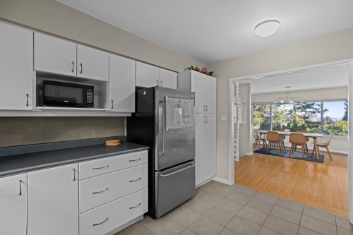 905 Greenwood Road, West Vancouver, BC 