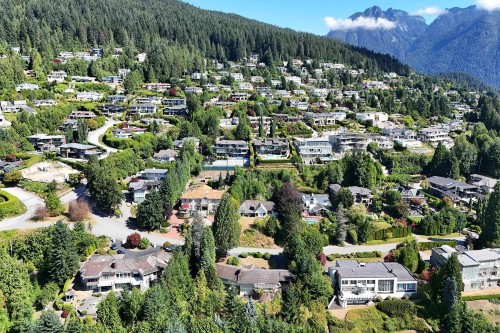 1084 Groveland Road, West Vancouver, BC 