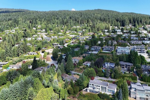 1084 Groveland Road, West Vancouver, BC 