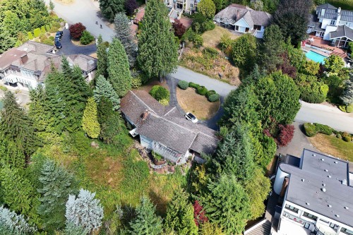 1084 Groveland Road, West Vancouver, BC 